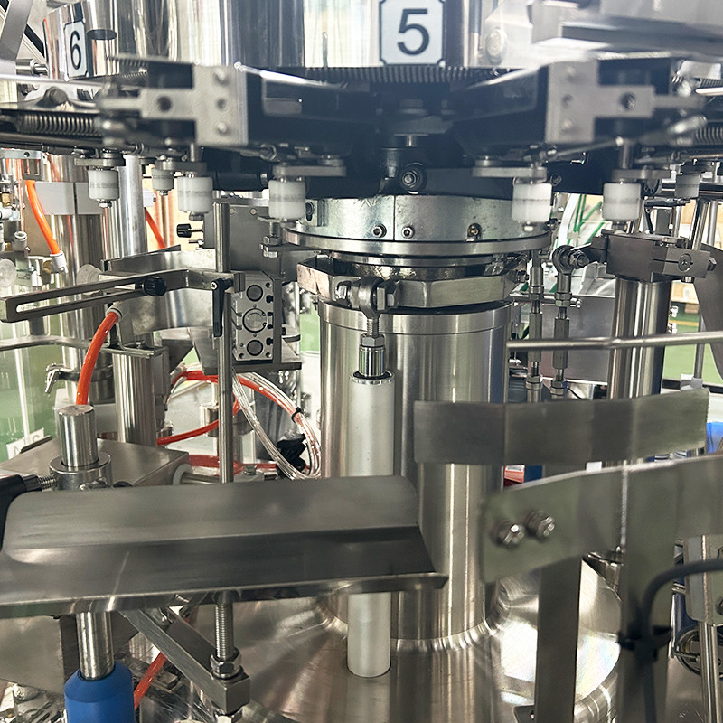 آلة تعبئة أكياس الدجاج بالفشار متعددة الوظائف ذات الشكل غير المنتظم، أكياس الوقوف الأوتوماتيكية، آلة تعبئة أكياس دويباك لحم الخنزير المجمد