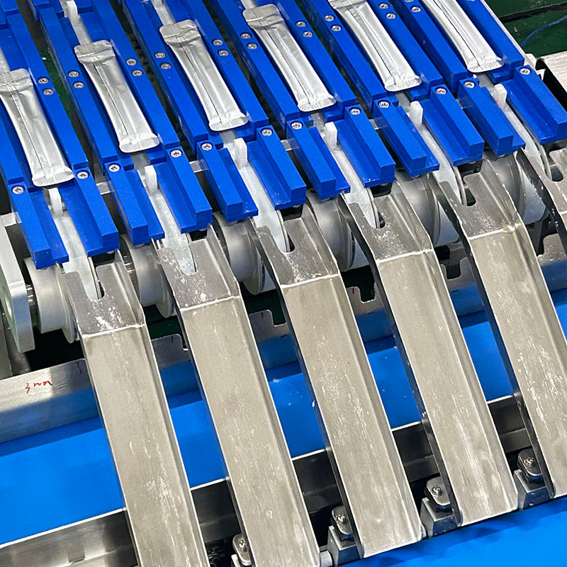 آلات تعبئة الأكياس متعددة المسارات الأوتوماتيكية، مسار متعدد، كاتشب، آلات تعبئة السوائل في أكياس، آلات تعبئة العسل في أكياس متعددة المسارات