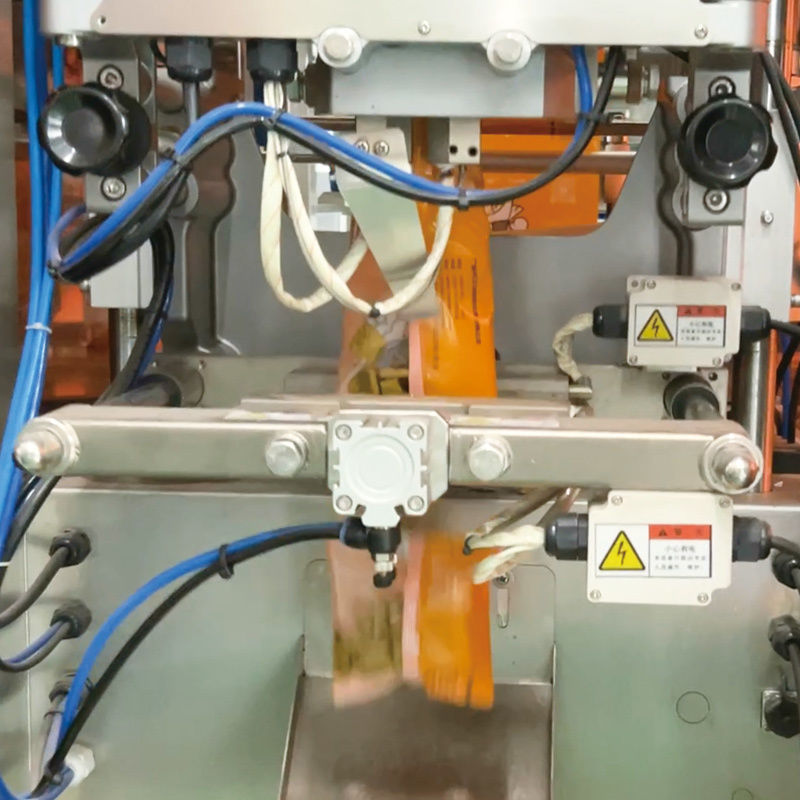 عالية الجودة العمودية الآلية الكمية الجسيمات وجبة خفيفة الغذاء الختم ملء التعبئة وتعبئة VFFS وزنها وتعبئة آلة