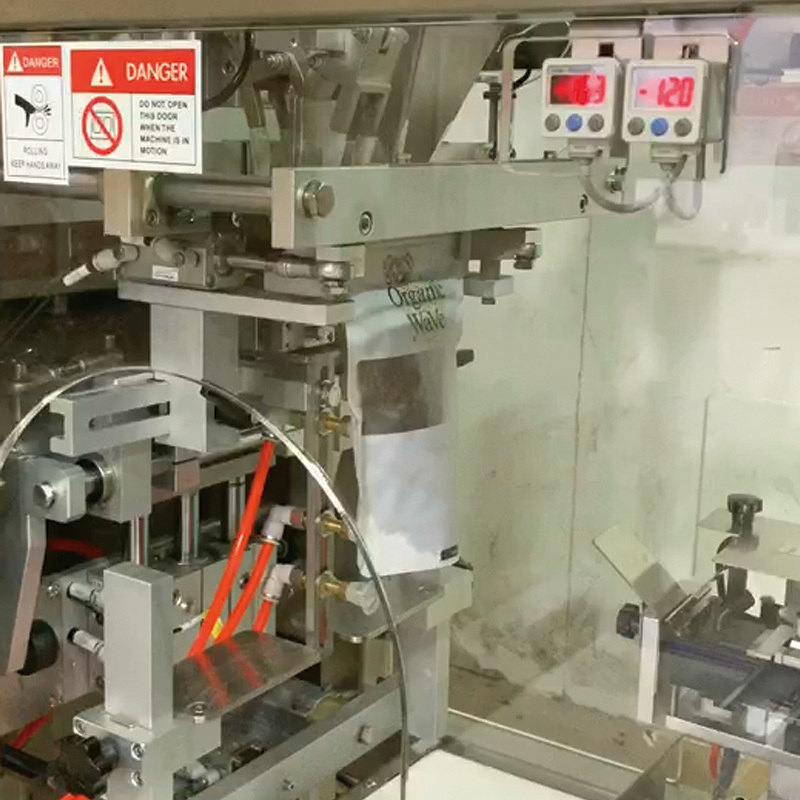 فيتنام نظام التعبئة التلقائية للقهوة Doypack حبوب القهوة المحمصة كيس Gusset Ziplock كيس حزمة مع طابعة التاريخ